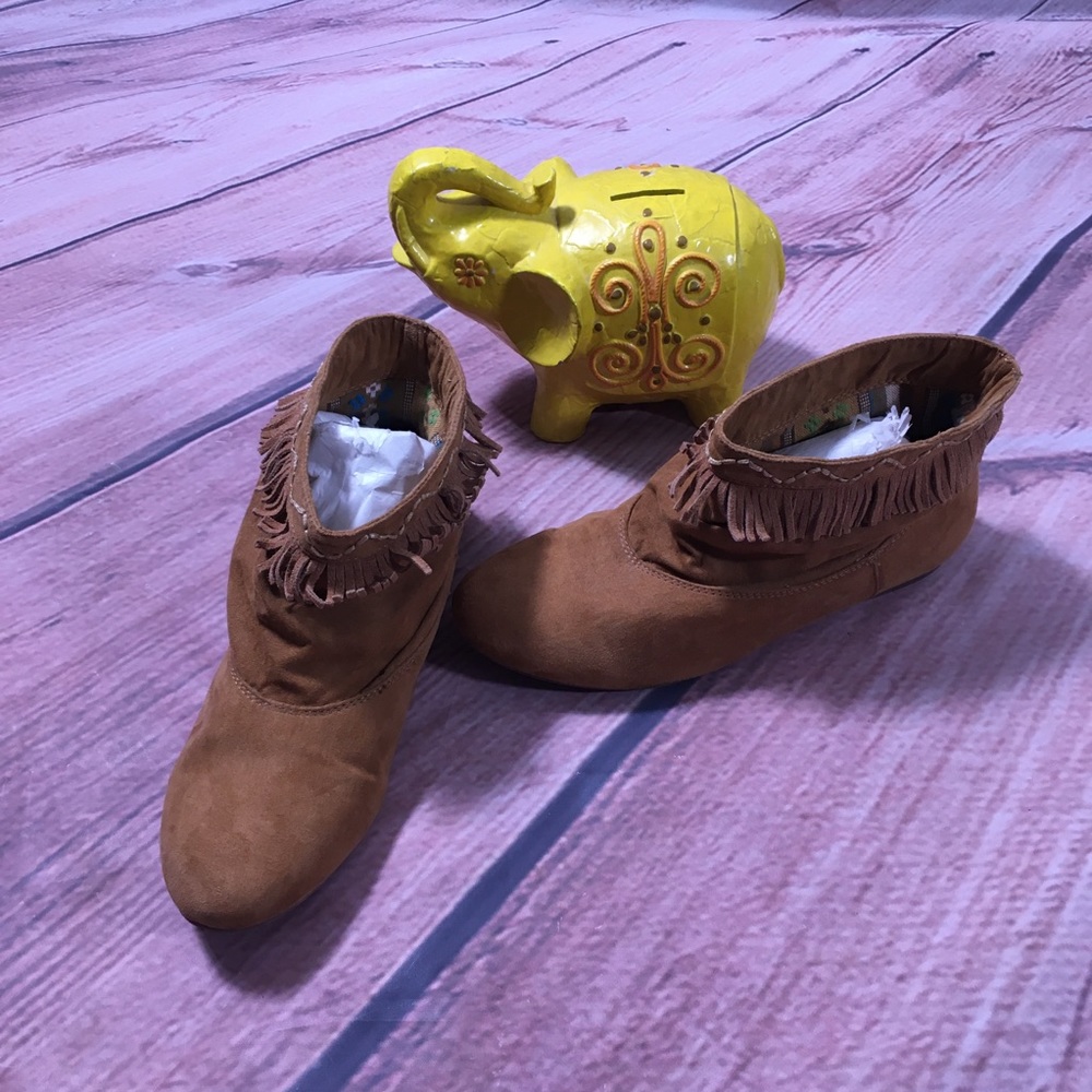 Boho Hippie Moccasin Fringe Ankle Boots in Tan